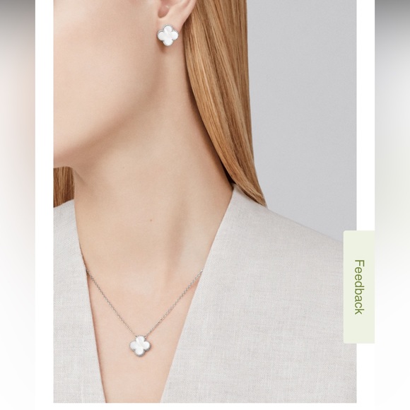 Van Cleef & Arpels Single Motif Vintage Alhambra Necklace 🤍 - Picture 12 of 14